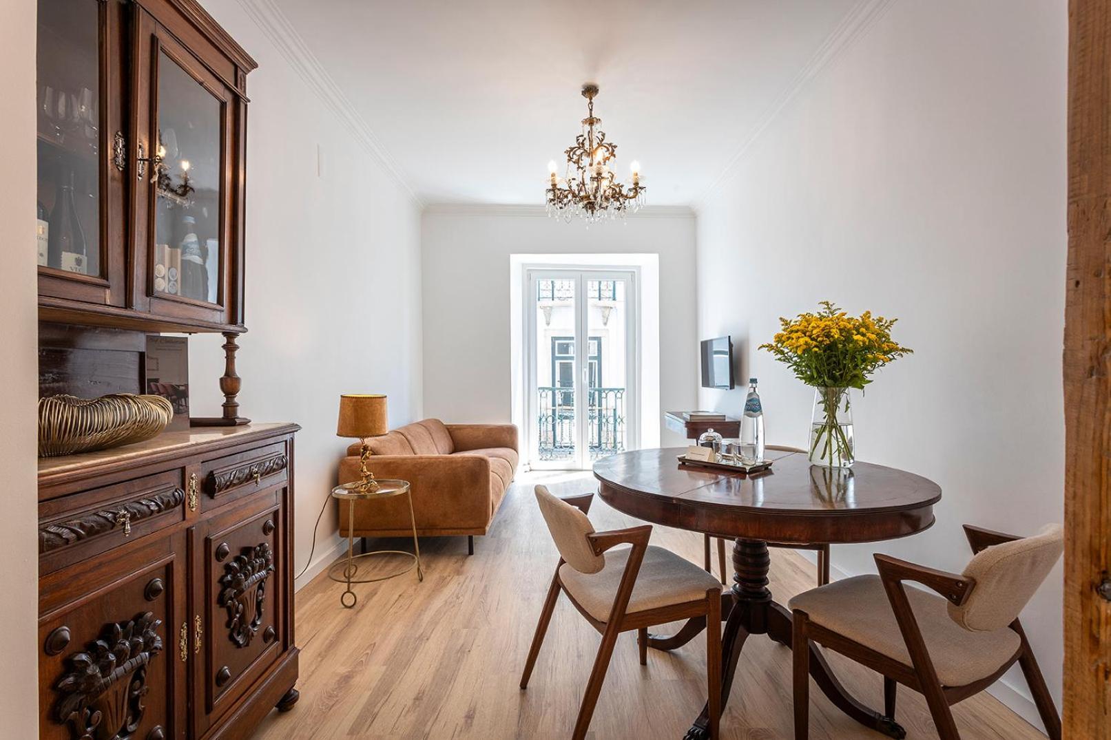 54 Santa Catarina Apartments Lisbon Bagian luar foto