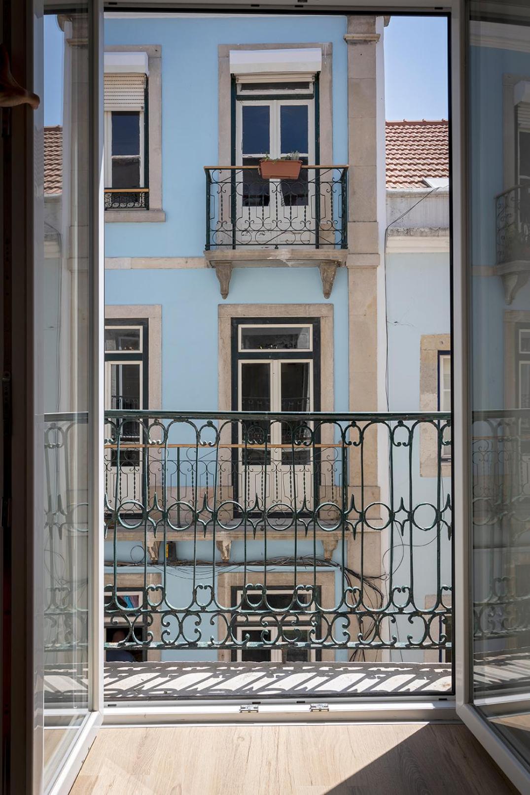 54 Santa Catarina Apartments Lisbon Bagian luar foto